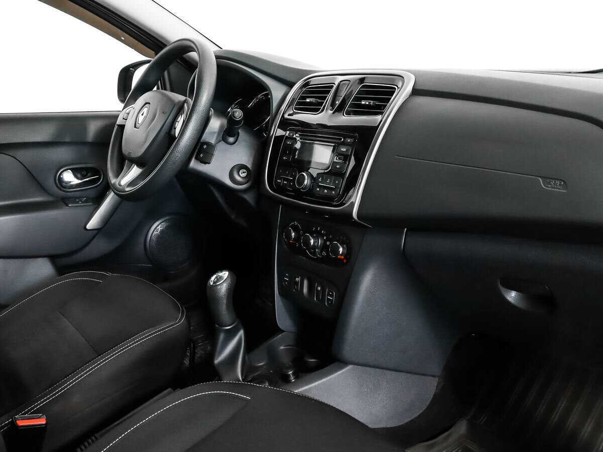 Б/У Рено Логан 2014 года. Фото: #10