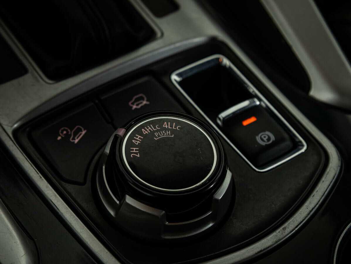 Mitsubishi Pajero Sport 2018 года с пробегом. Фото: #15