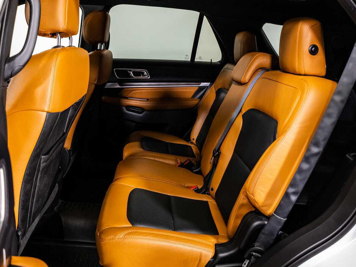 Ford Explorer 2016 года с пробегом. Фото: #7