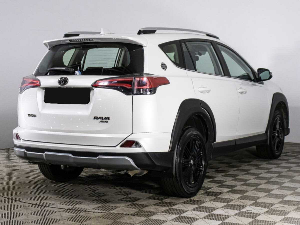 Toyota RAV4 2018 года с пробегом. Фото: #4