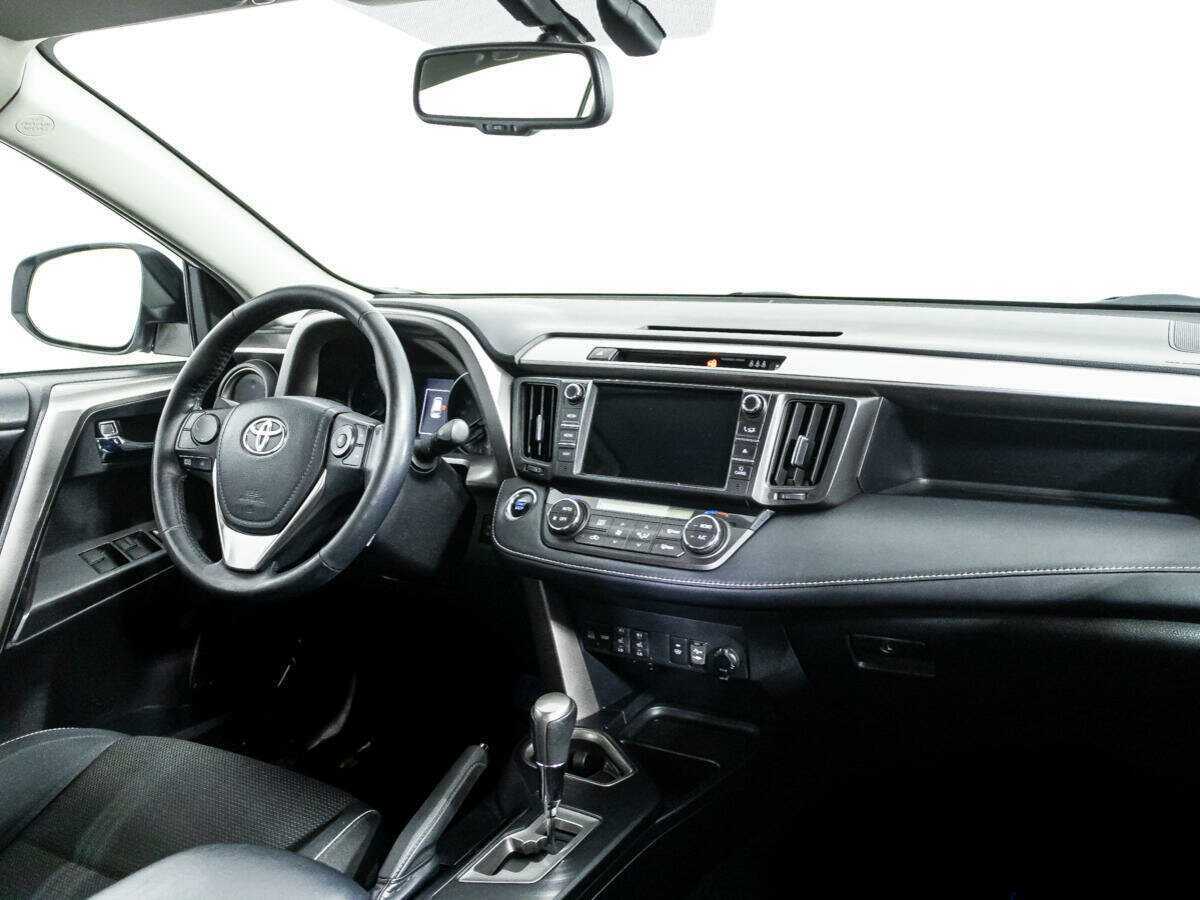 Toyota RAV4 2018 года с пробегом. Фото: #8