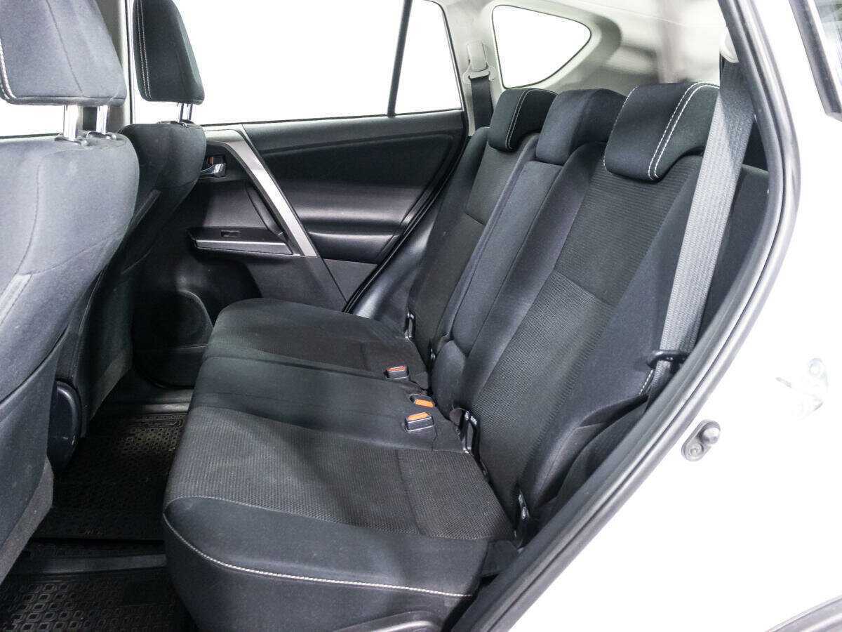 Toyota RAV4 2018 года с пробегом. Фото: #9