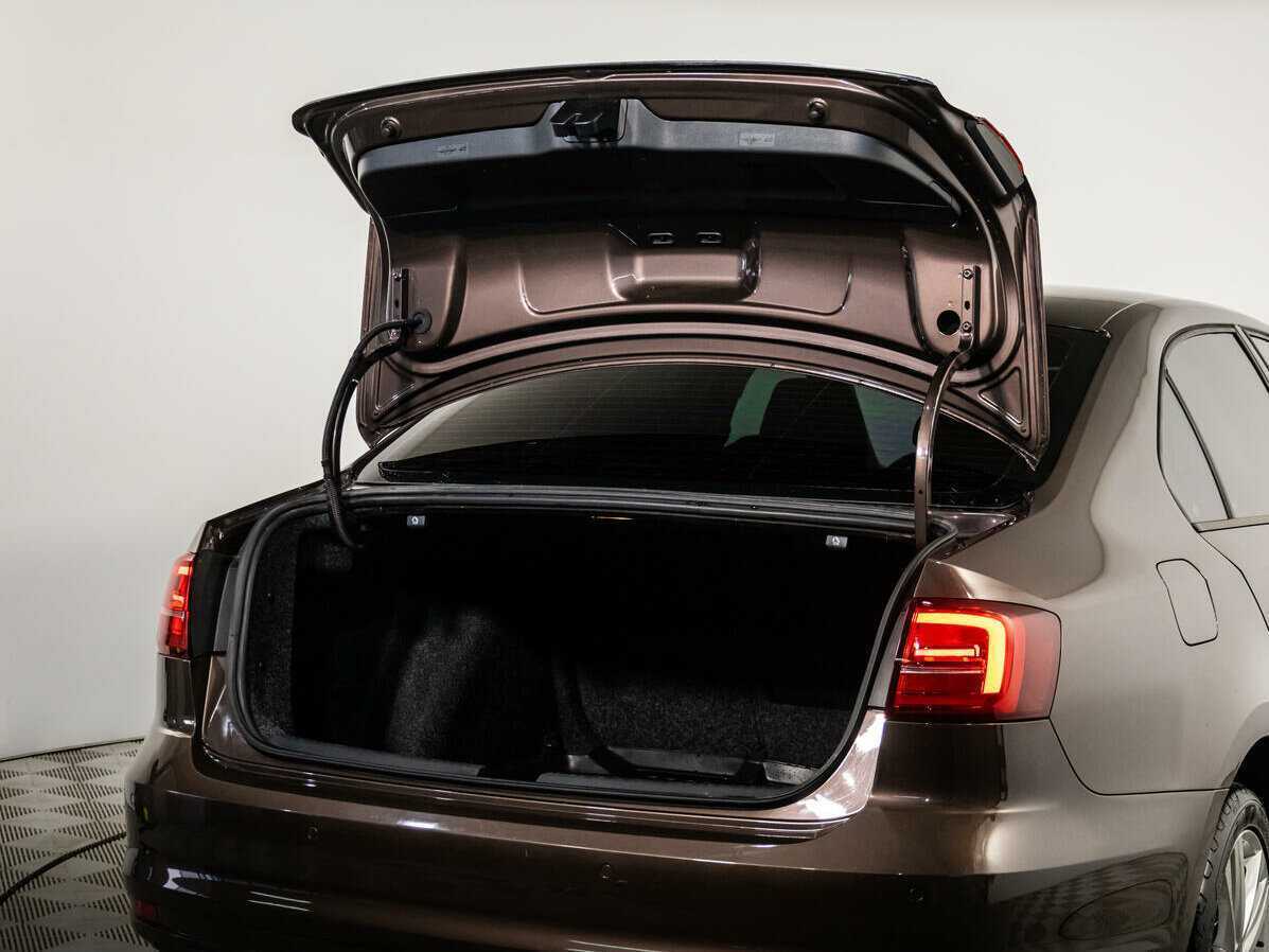 Volkswagen Jetta 2016 года с пробегом. Фото: #16