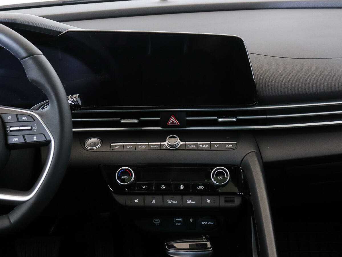 Hyundai Elantra 2024 года с пробегом. Фото: #15