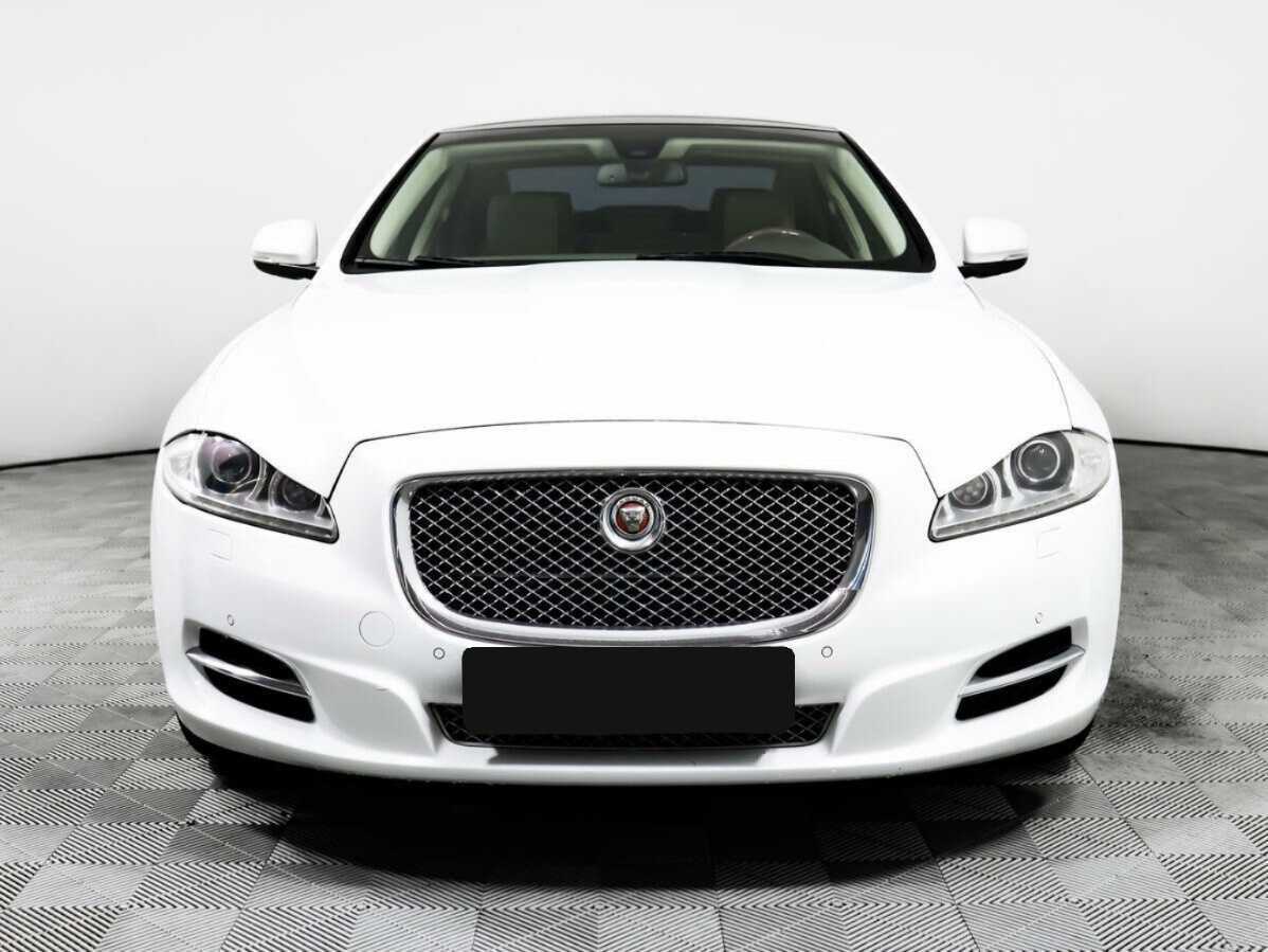 Jaguar XJ 2012 года с пробегом. Фото: #1