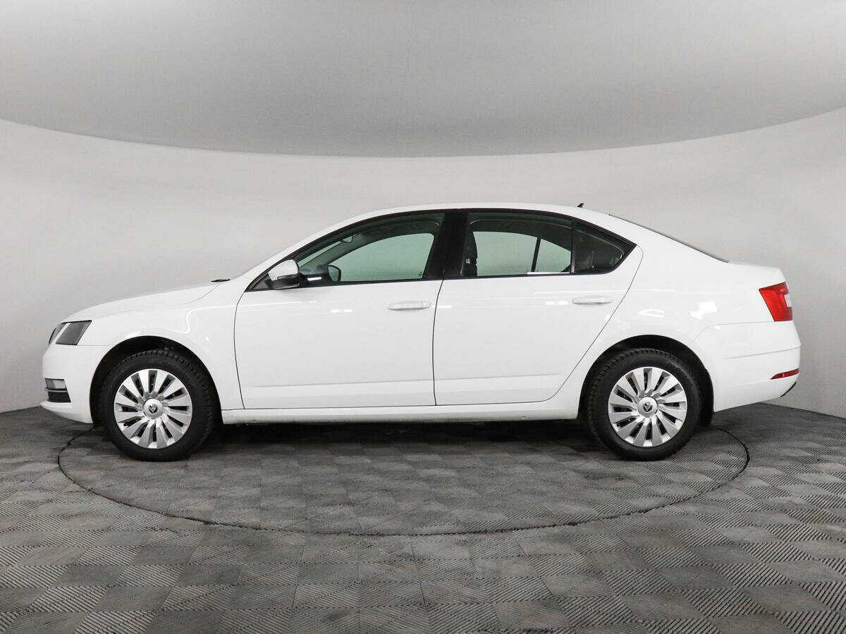 Б/У Шкода Октавия 2018 года. Фото: #7