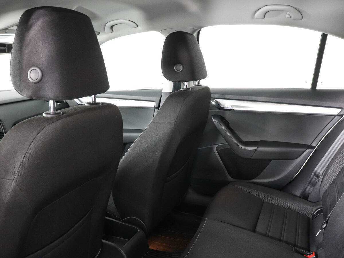 Б/У Шкода Октавия 2018 года. Фото: #11