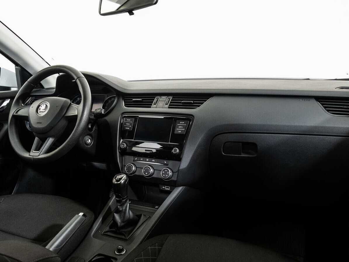 Б/У Шкода Октавия 2019 года. Фото: #8