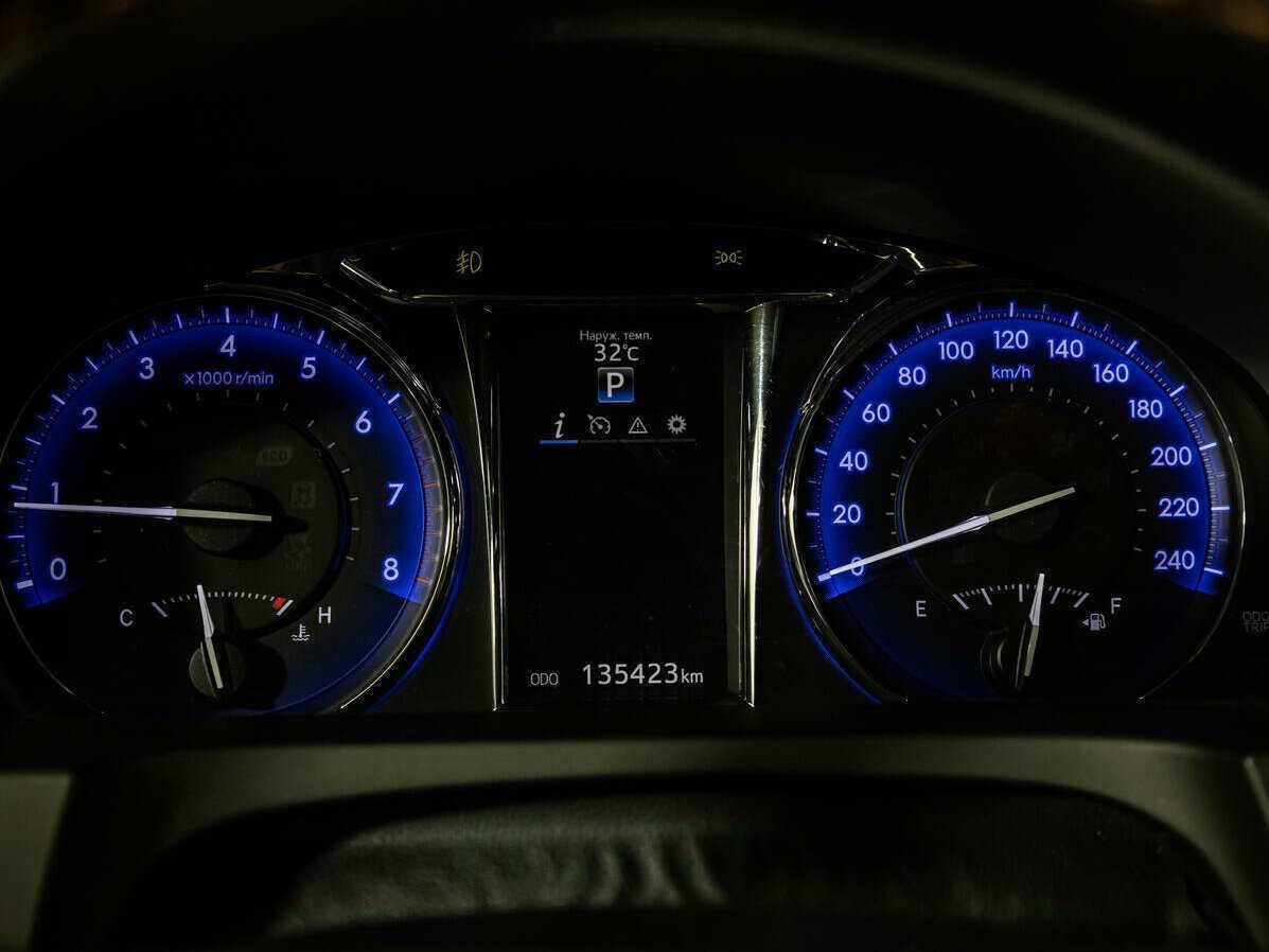 Toyota Camry 2017 года с пробегом. Фото: #11