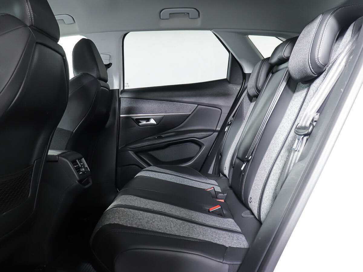 Б/У Пежо 3008 2017 года. Фото: #9