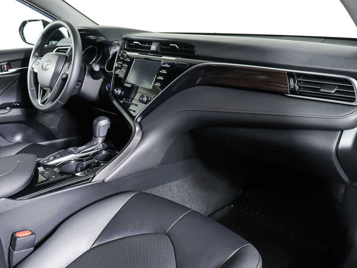 Toyota Camry 2020 года с пробегом. Фото: #6