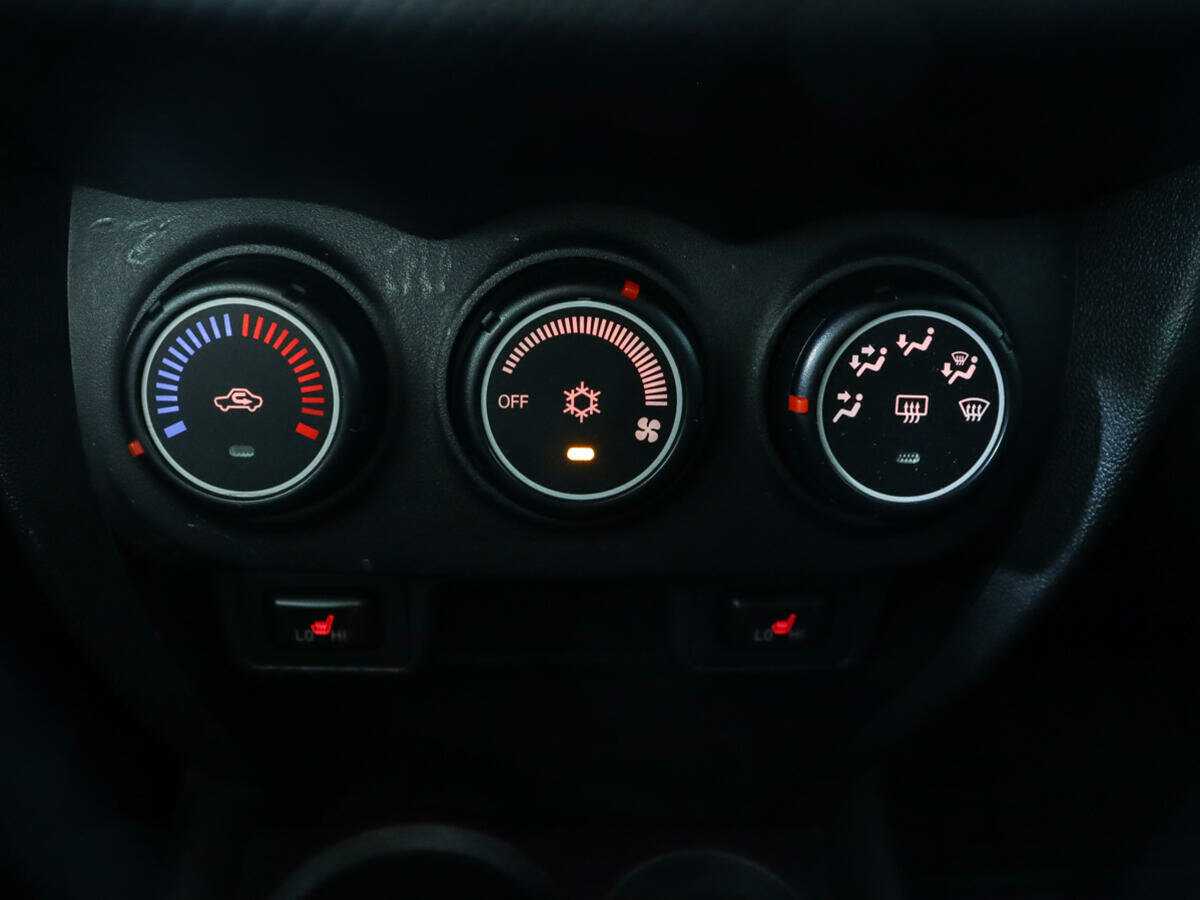 Б/У Митсубиши АС-Икс 2014 года. Фото: #14