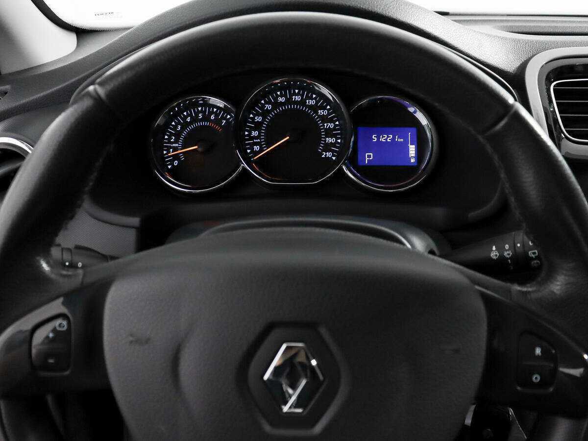 Б/У Рено Сандеро 2016 года. Фото: #12