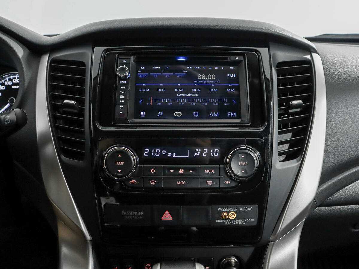 Mitsubishi Pajero Sport 2017 года с пробегом. Фото: #14