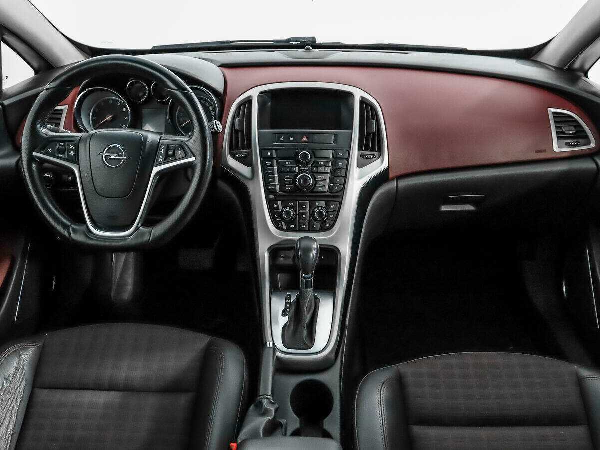 Б/У Опель Астра 2012 года. Фото: #11