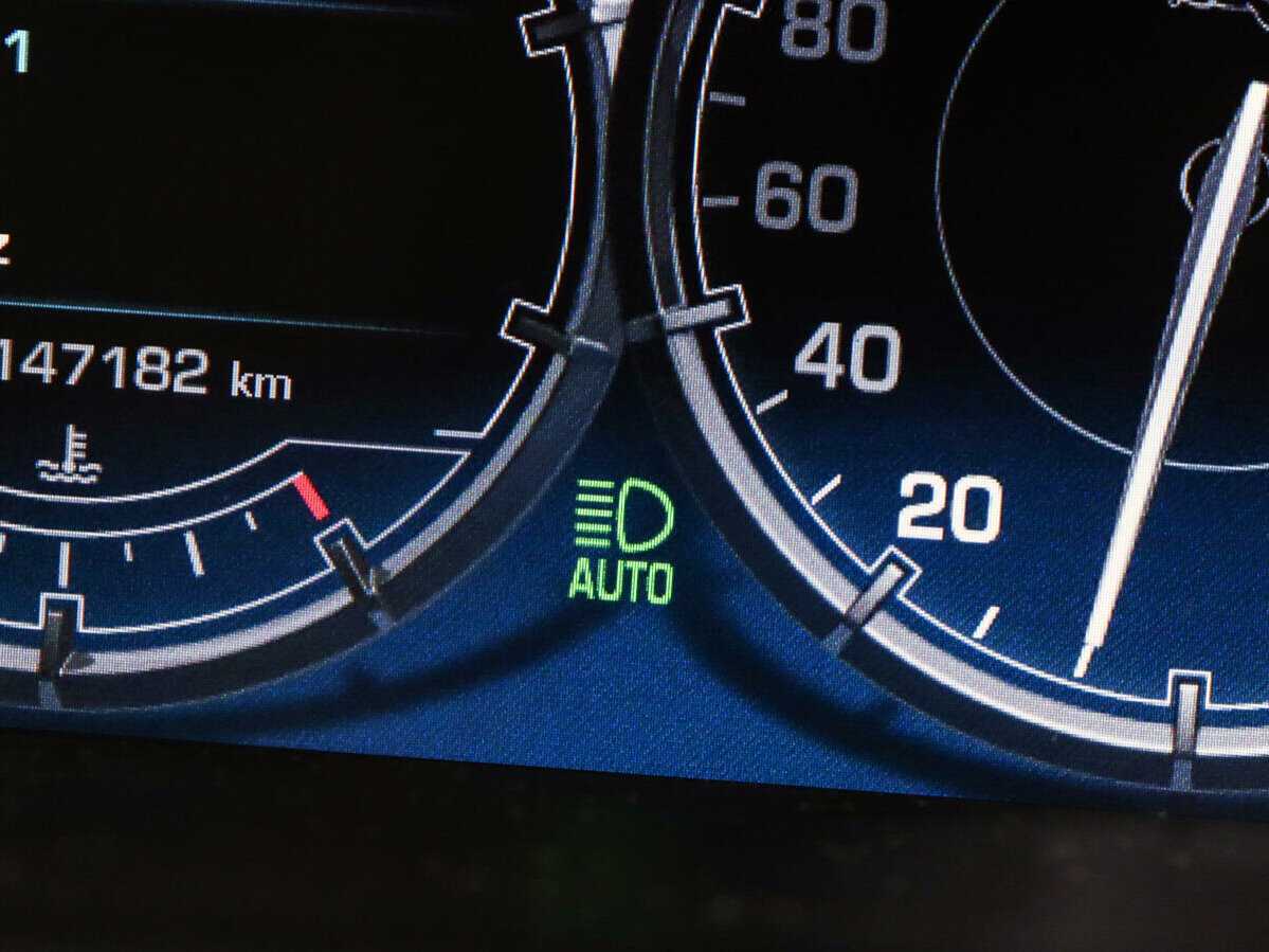 Jaguar XJ 2012 года с пробегом. Фото: #24