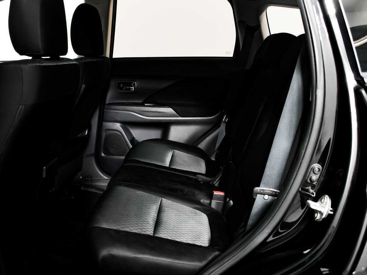 Б/У Митсубиши Оутлэндер 2013 года. Фото: #11