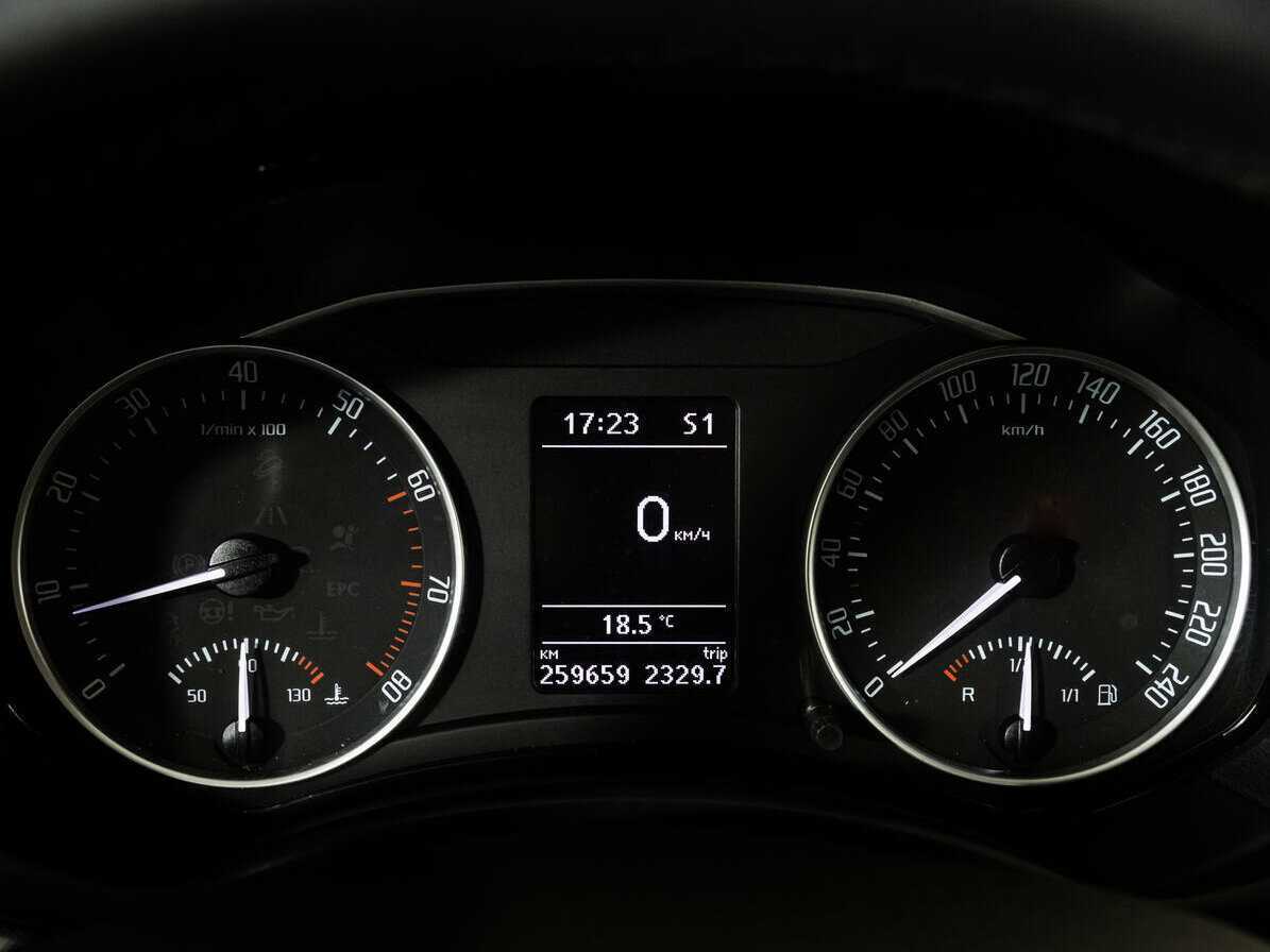 Б/У Шкода Октавия 2013 года. Фото: #17