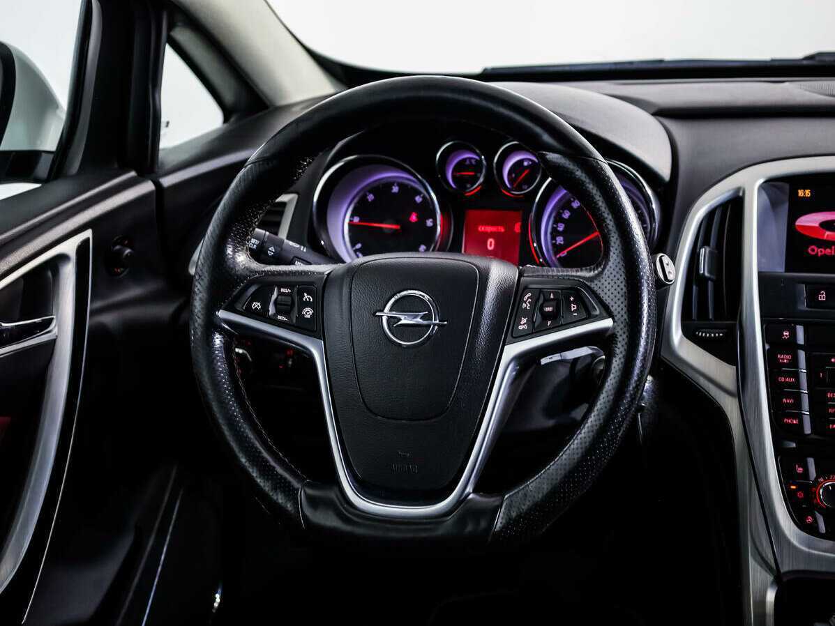 Opel Astra 2012 года с пробегом. Фото: #9