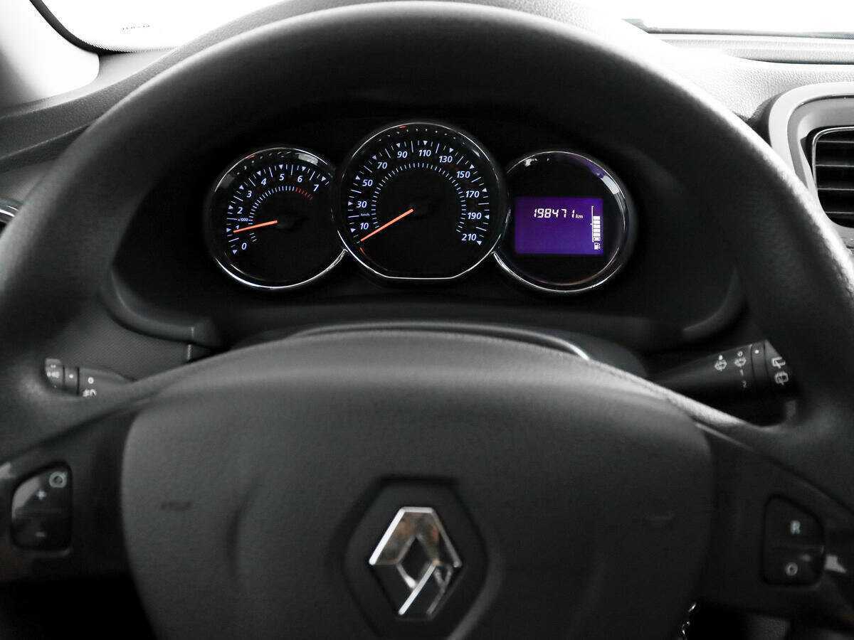 Б/У Рено Сандеро 2015 года. Фото: #13