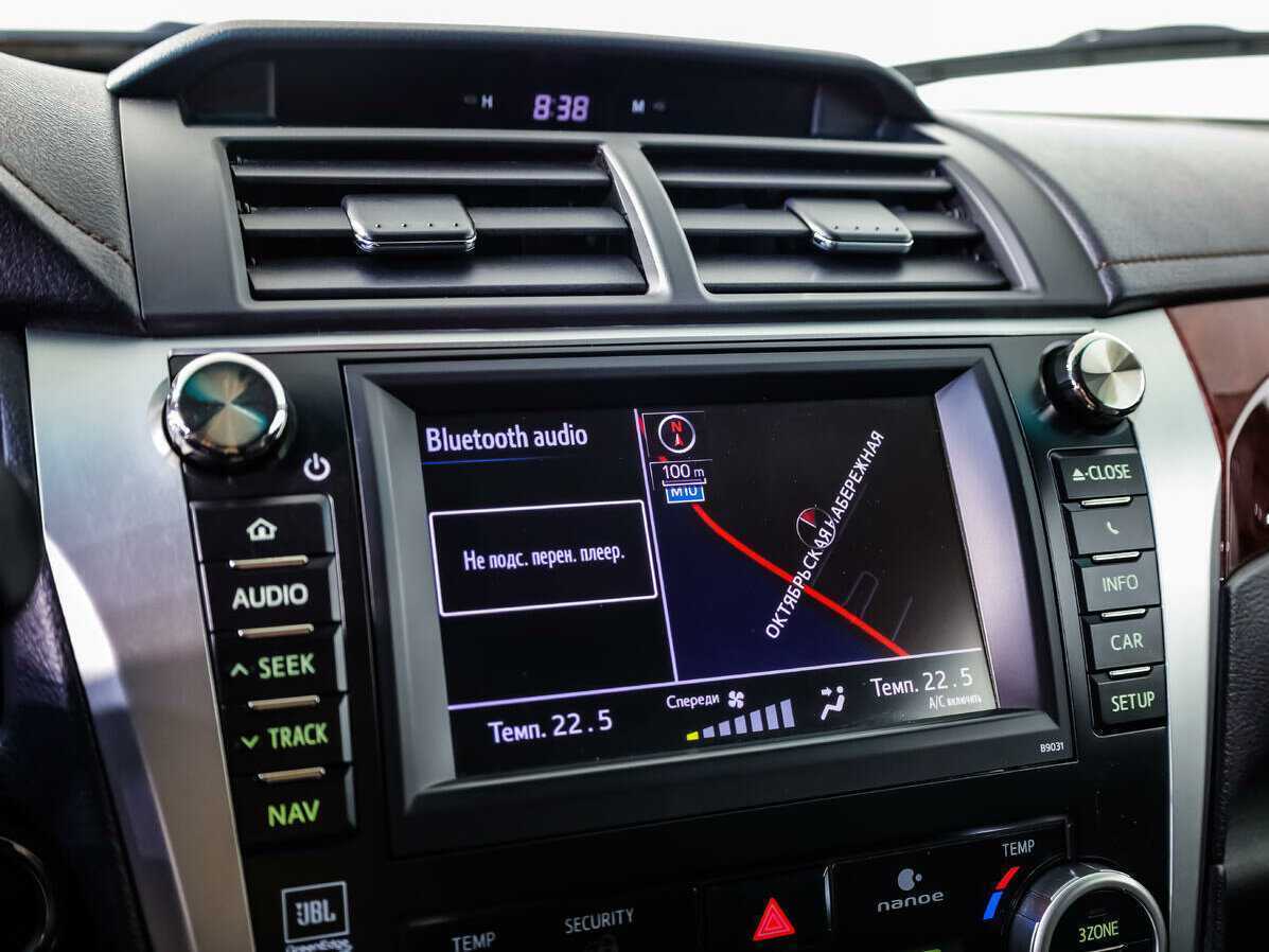 Б/У Тойота Камри 2013 года. Фото: #12