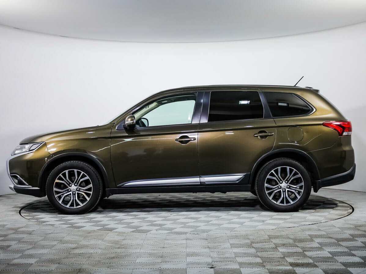 Б/У Митсубиши Оутлэндер 2015 года. Фото: #6