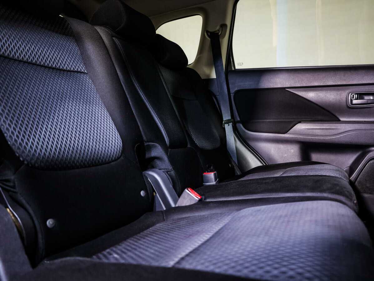 Б/У Митсубиши Оутлэндер 2015 года. Фото: #10