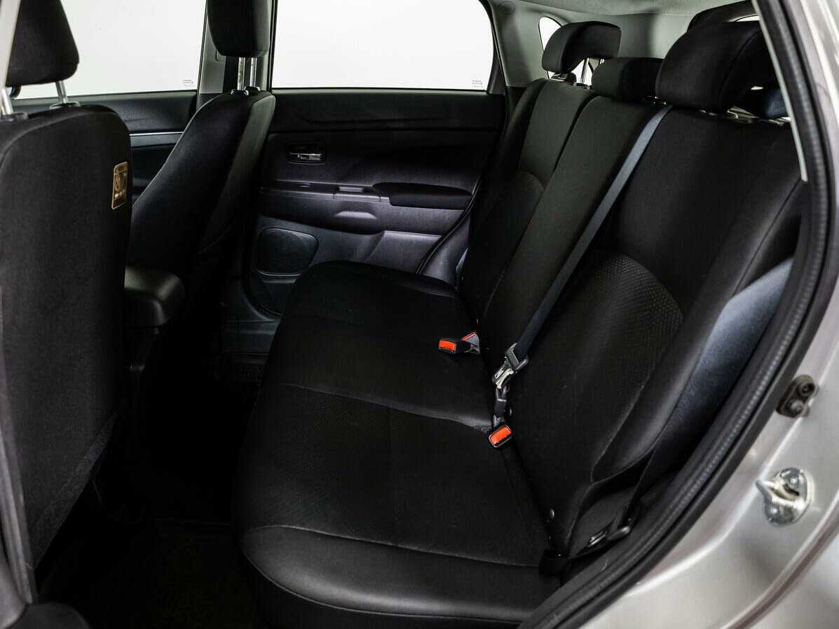 Б/У Митсубиши АС-Икс 2015 года. Фото: #8