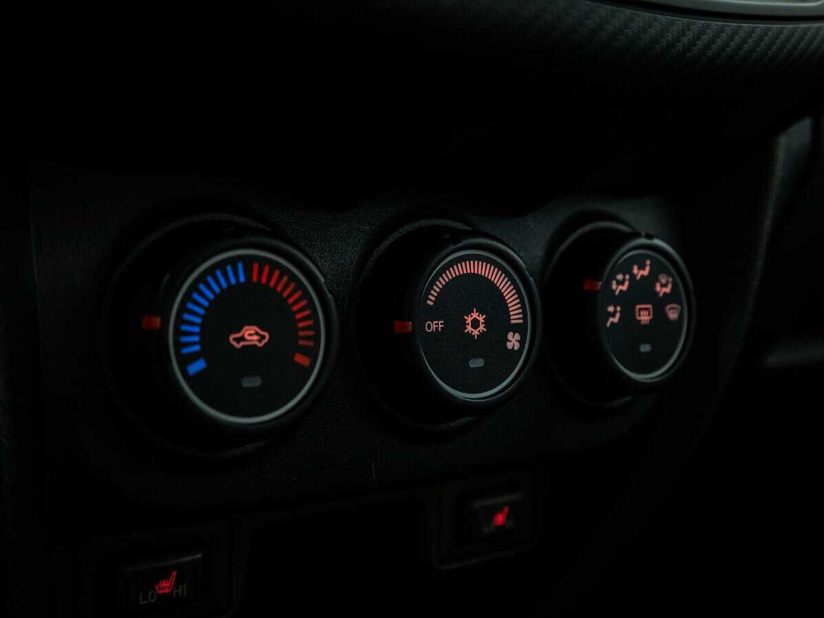 Б/У Митсубиши АС-Икс 2015 года. Фото: #13