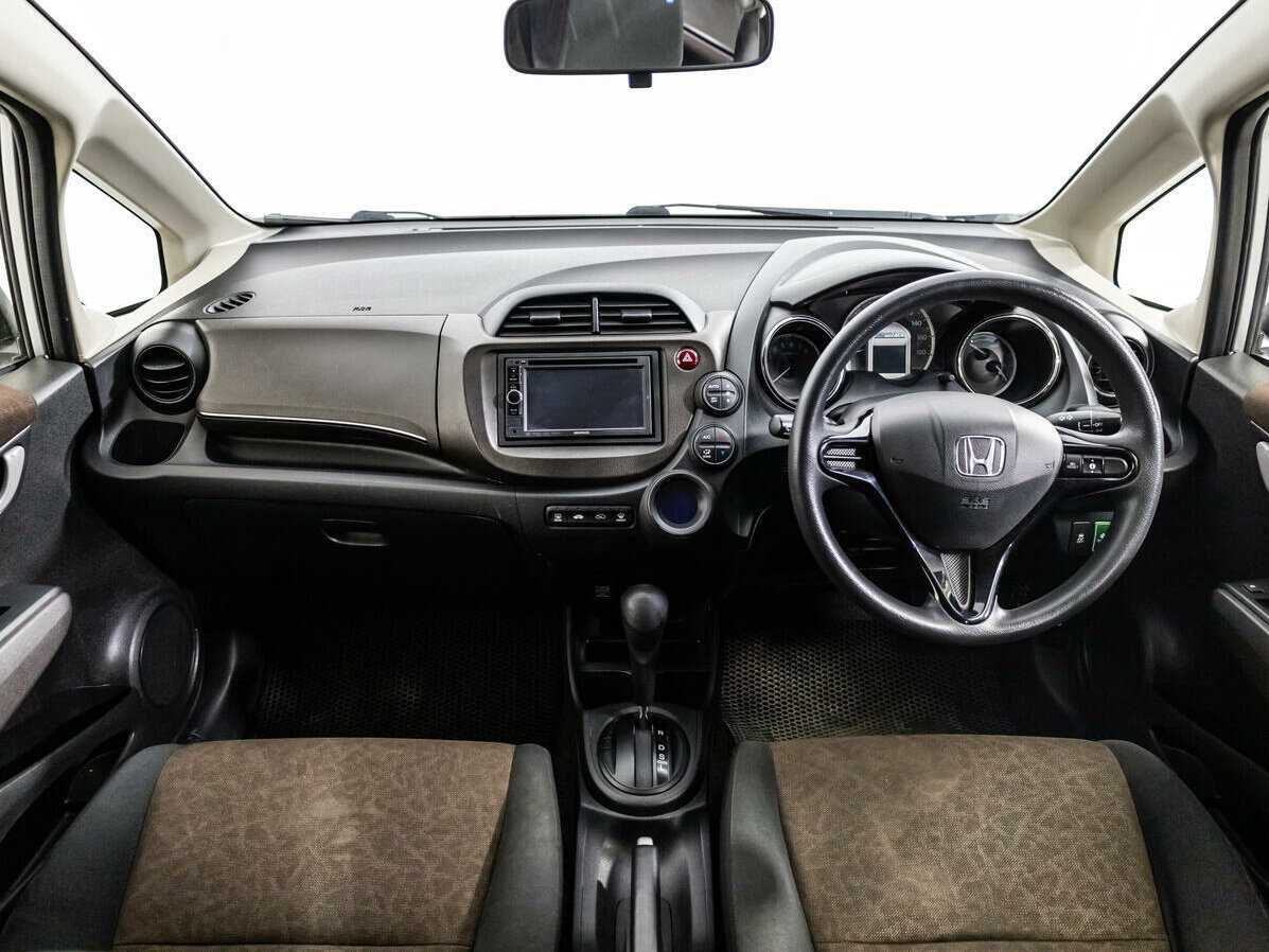 Honda Fit Shuttle 2013 года с пробегом. Фото: #12