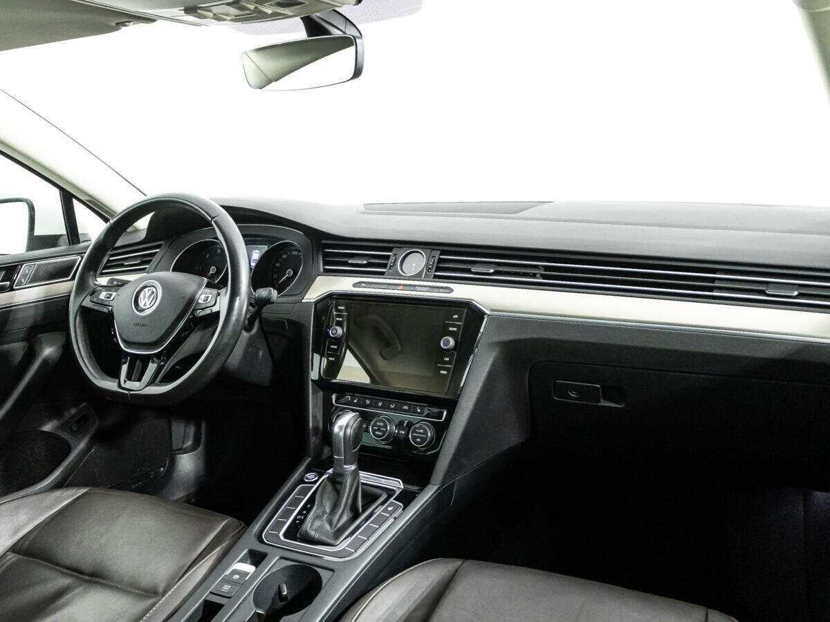Volkswagen Passat 2017 года с пробегом. Фото: #8