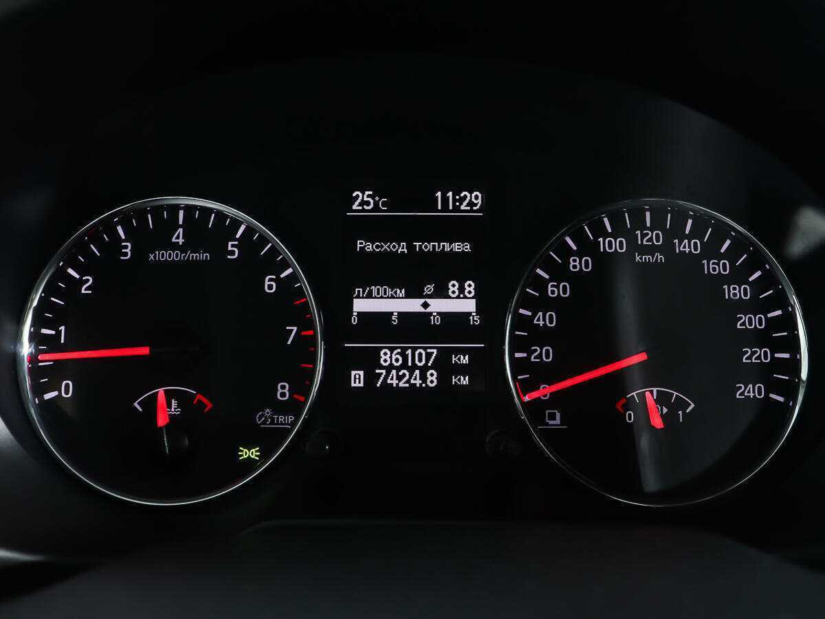 Б/У Ниссан Икс-Трейл 2013 года. Фото: #12