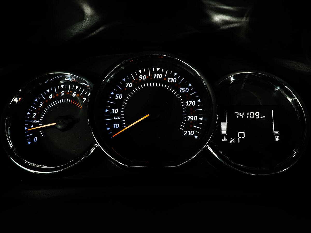 Б/У Рено Логан 2022 года. Фото: #10