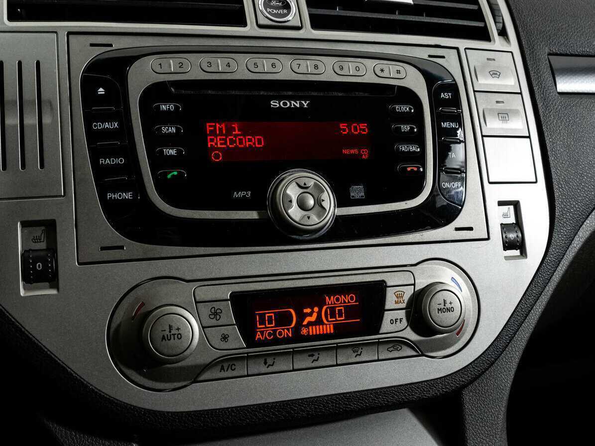 Б/У Форд Куга 2012 года. Фото: #13