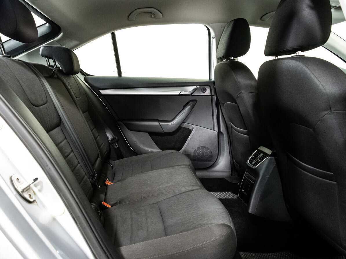 Б/У Шкода Октавия 2014 года. Фото: #6