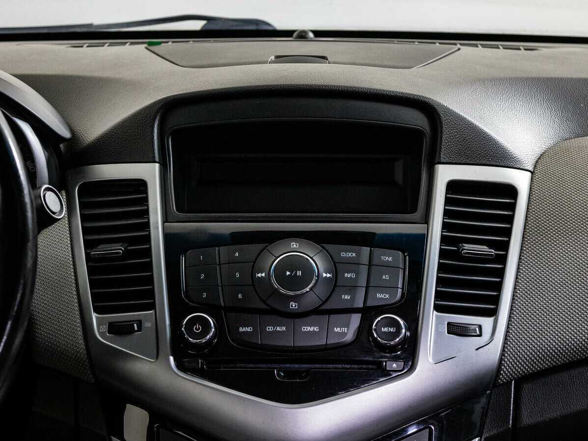 Б/У Шевроле Круз 2012 года. Фото: #12