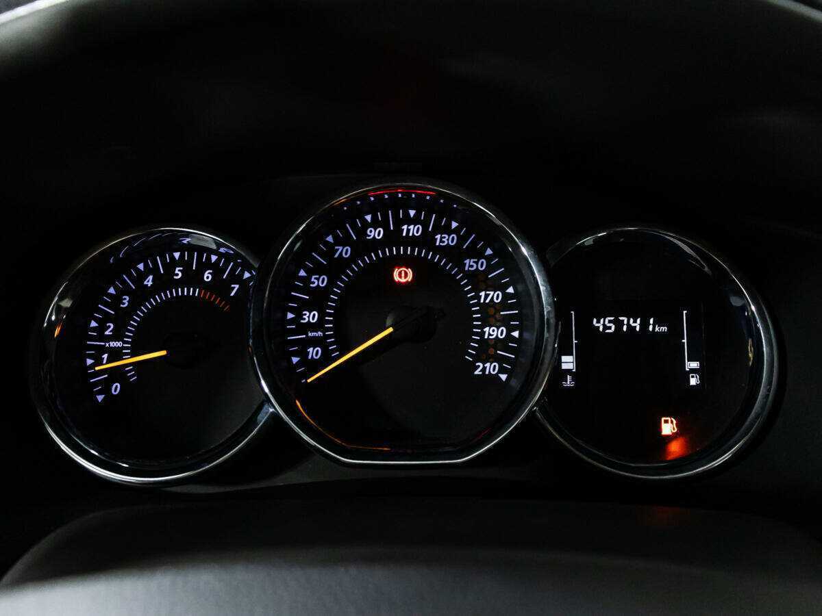 Б/У Рено Логан 2021 года. Фото: #11