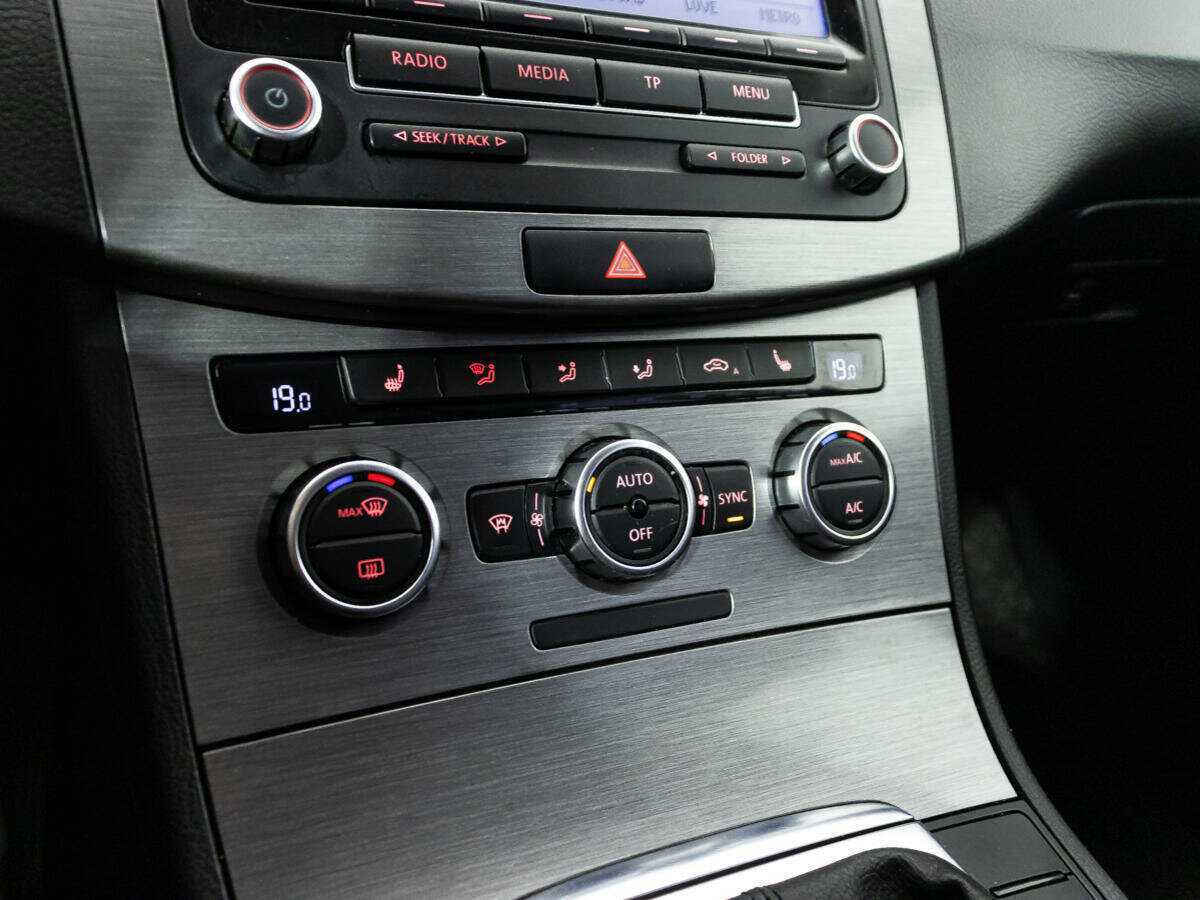 Б/У Фольксваген Пассат 2013 года. Фото: #14