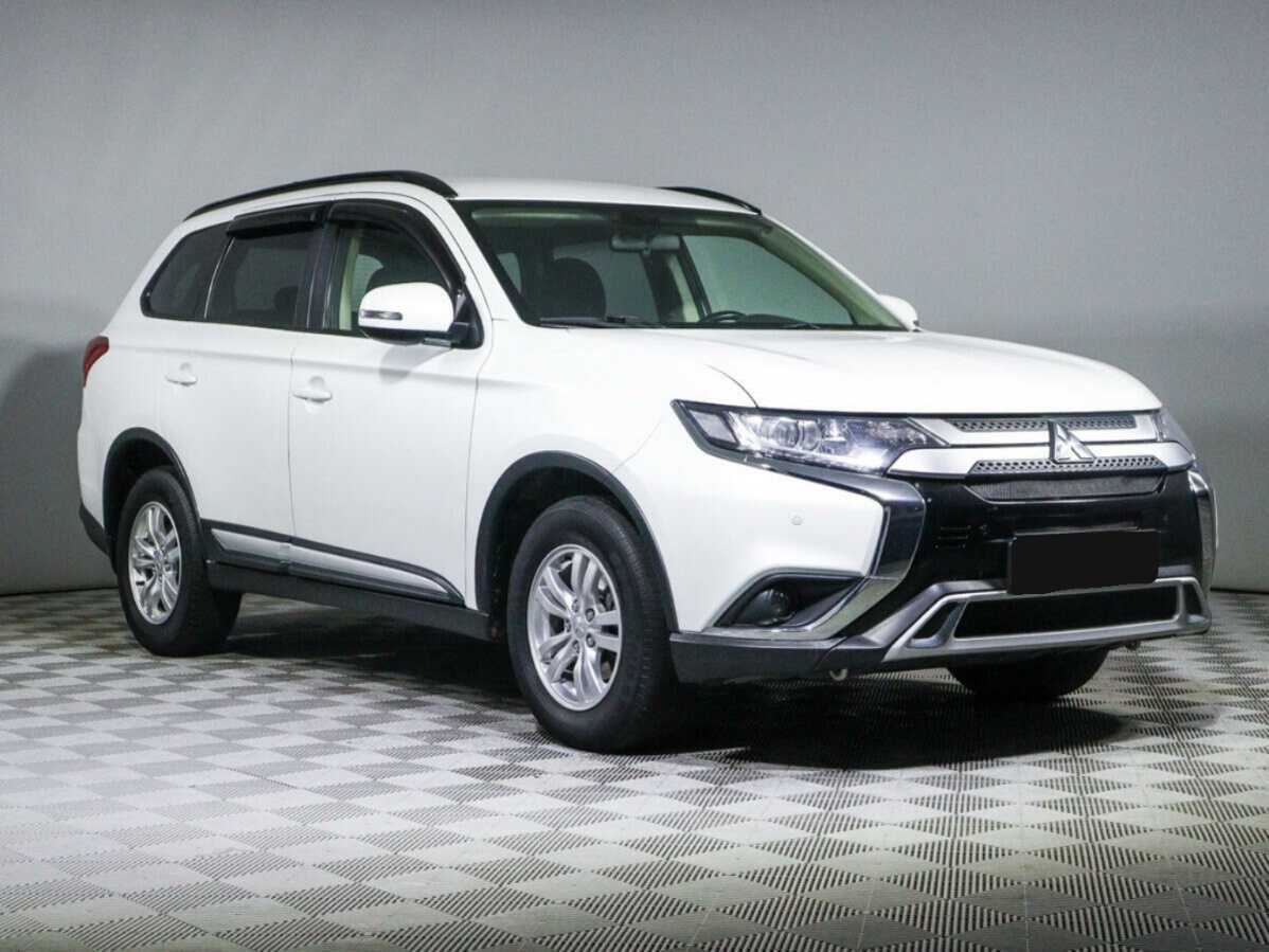 Mitsubishi Outlander 2019 года с пробегом. Фото: #2