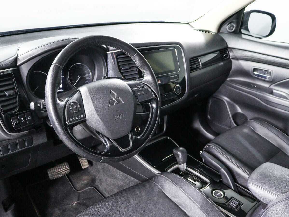 Mitsubishi Outlander 2018 года с пробегом. Фото: #12