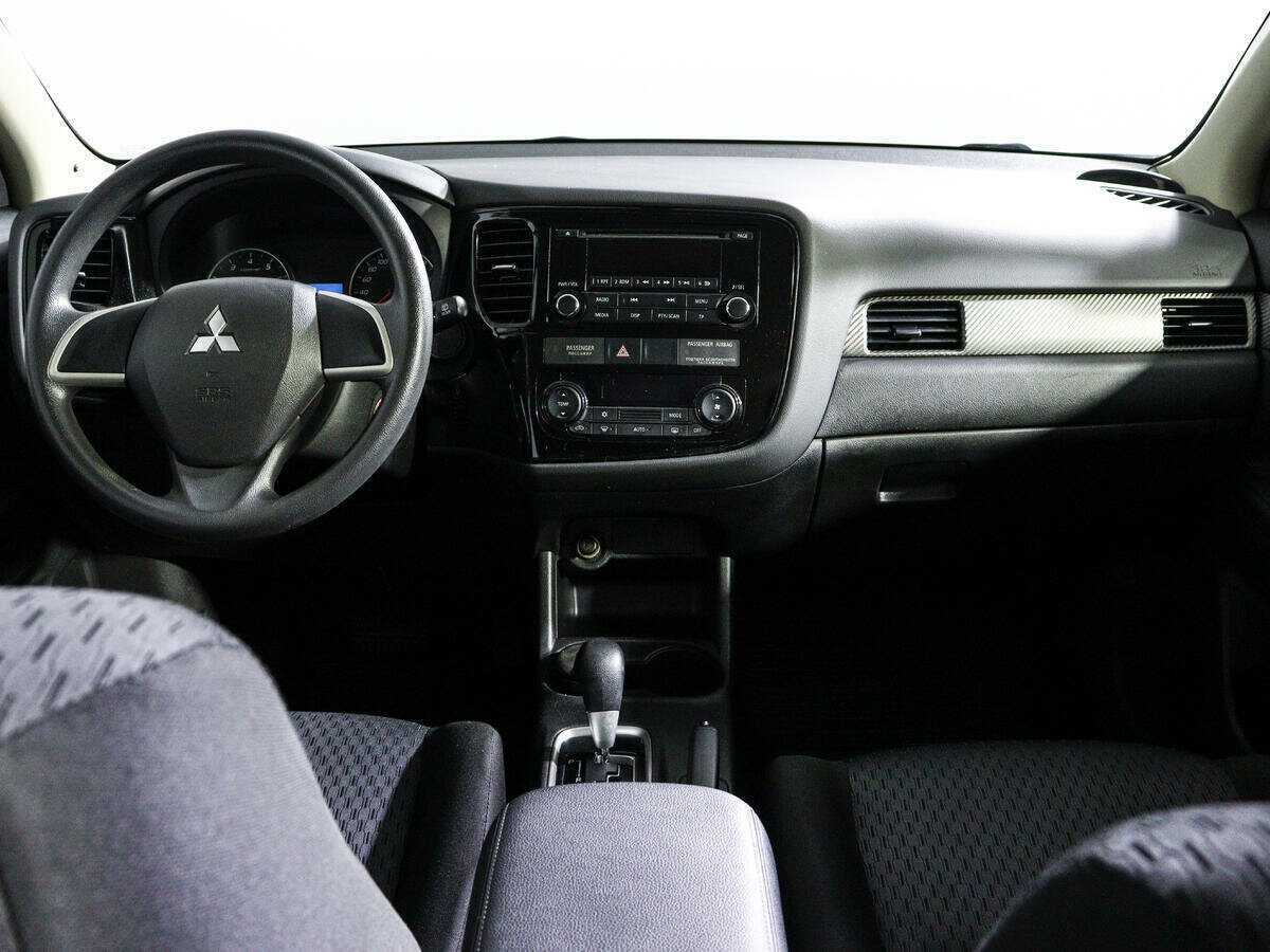 Б/У Митсубиши Оутлэндер 2013 года. Фото: #11
