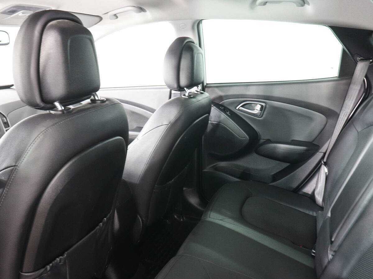 Б/У Хендай ай-икс35 2015 года. Фото: #11