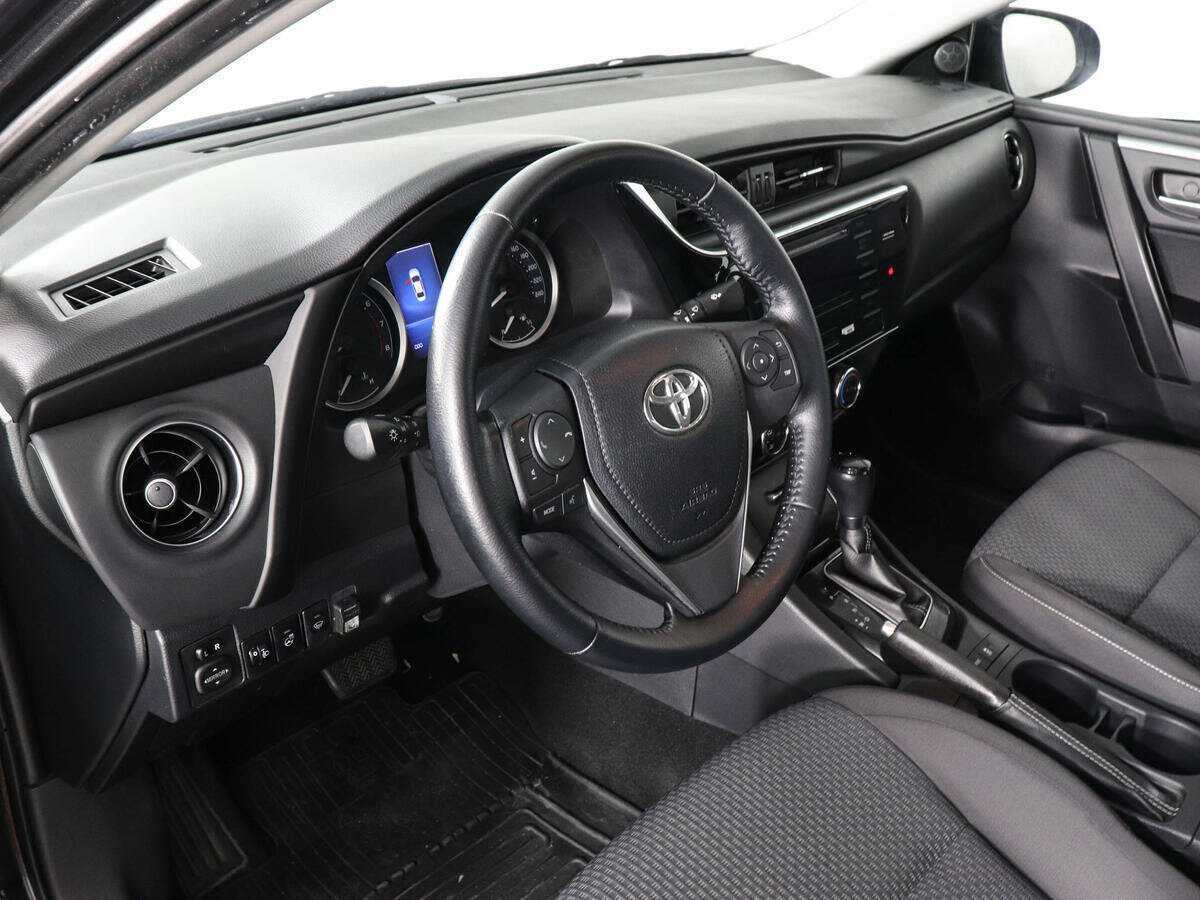 Б/У Тойота Королла 2017 года. Фото: #8