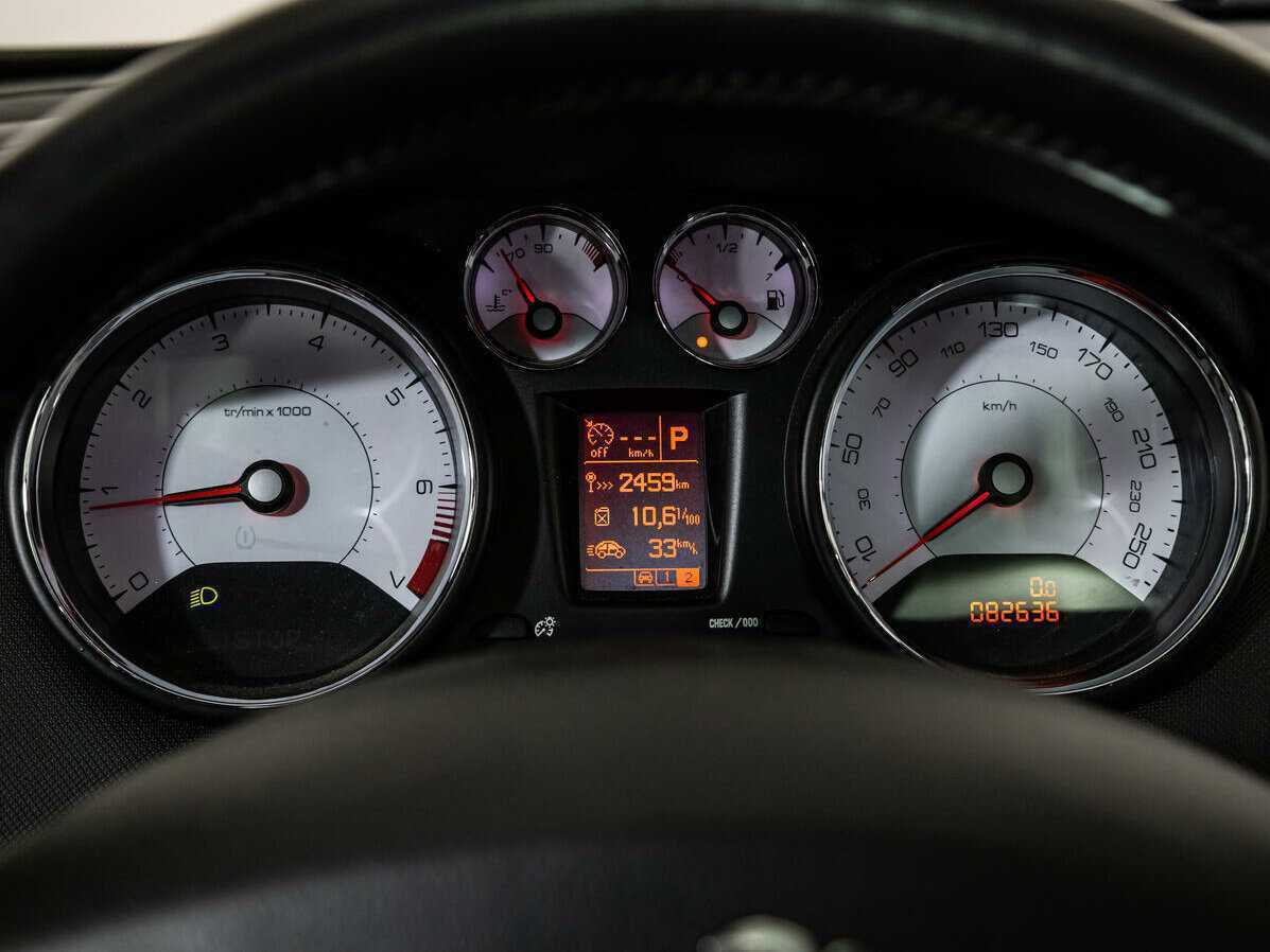 Б/У Пежо 308 2013 года. Фото: #11