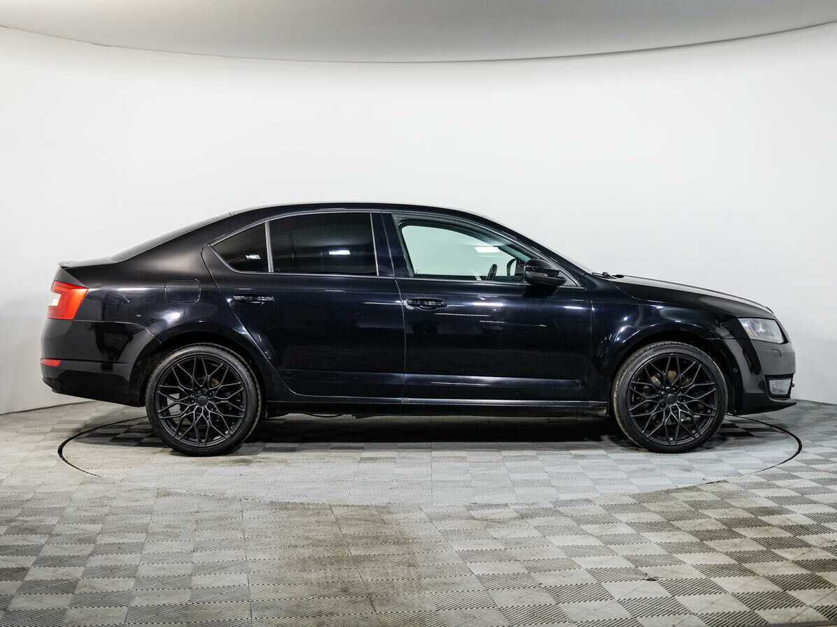 Б/У Шкода Октавия 2015 года. Фото: #2