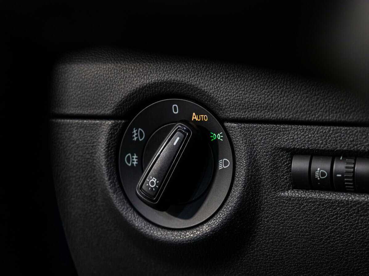 Б/У Шкода Октавия 2013 года. Фото: #13