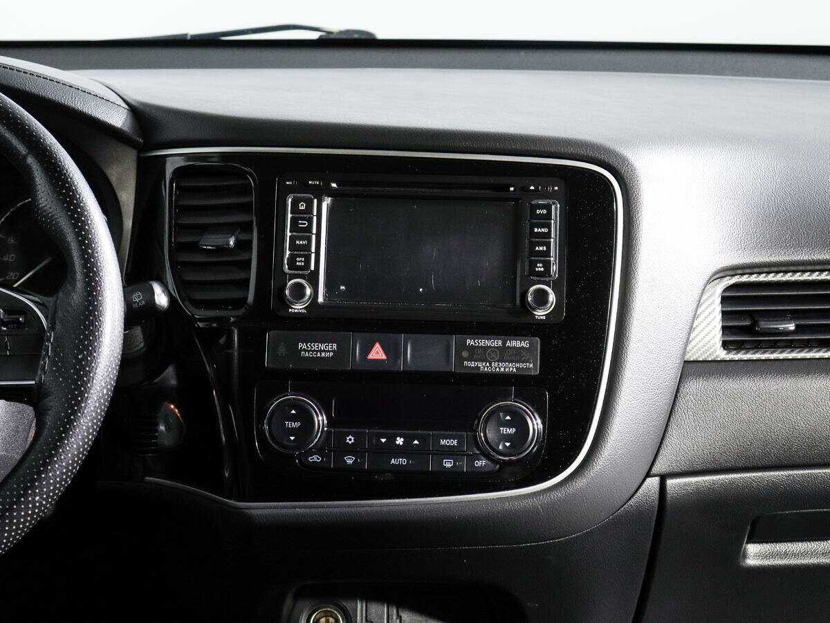 Б/У Митсубиши Оутлэндер 2016 года. Фото: #11