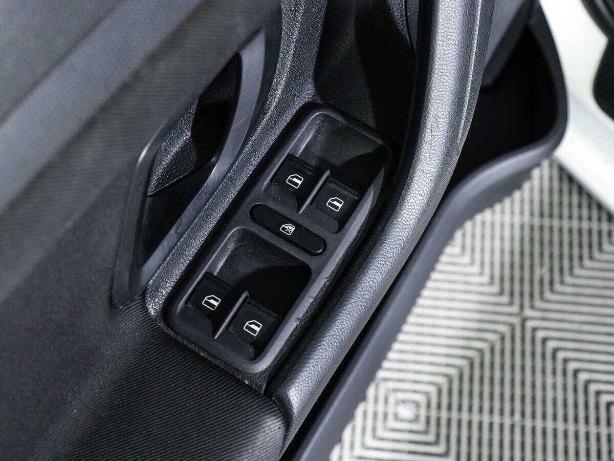 Б/У Шкода Фабия 2014 года. Фото: #14