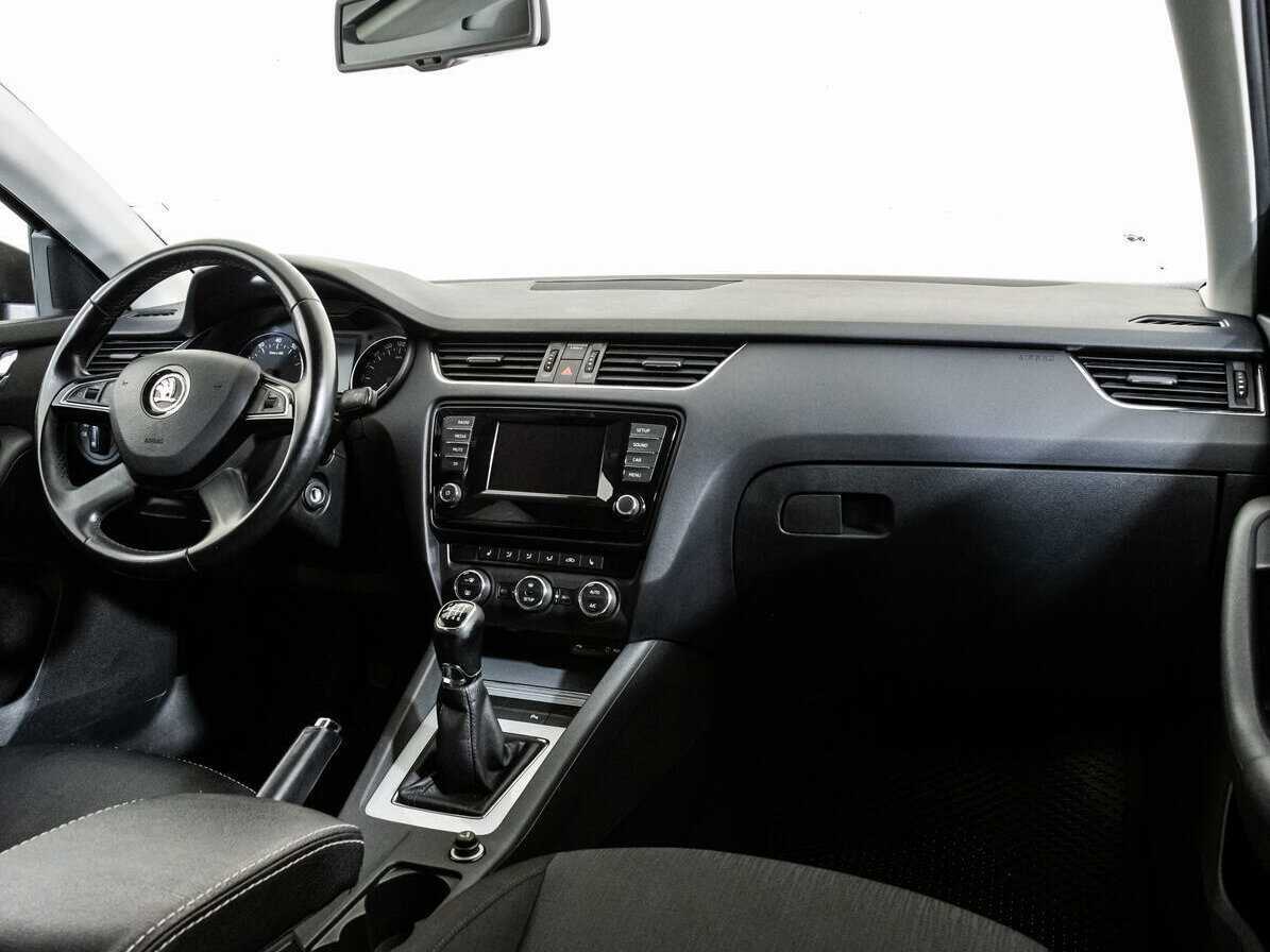 Б/У Шкода Октавия 2015 года. Фото: #6