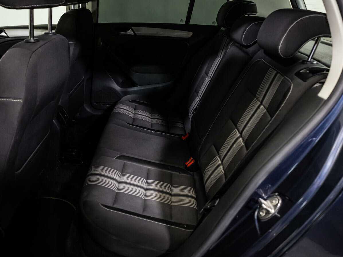 Б/У Фольксваген Гольф 2012 года. Фото: #9